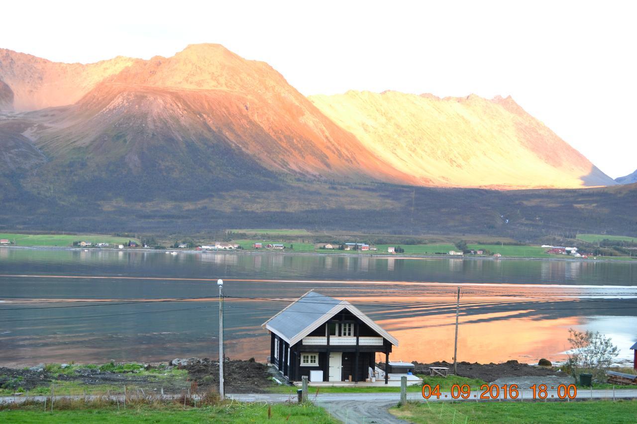 Lyngen Ski- Og Fiskecamp Lenangsoyra Exteriör bild